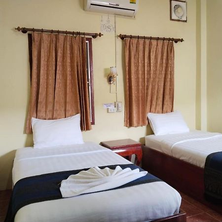Thipphaphone Guesthouse Muang Pakbèng Esterno foto