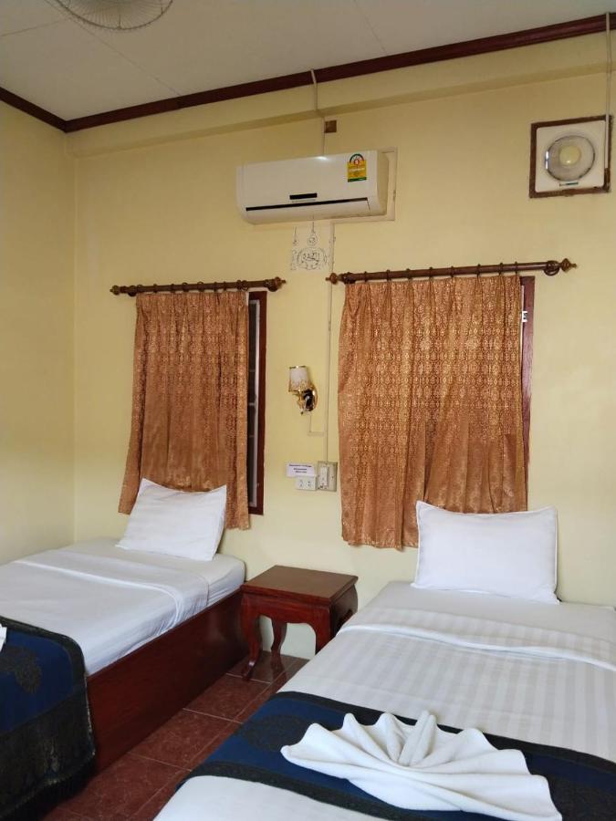 Thipphaphone Guesthouse Muang Pakbèng Esterno foto