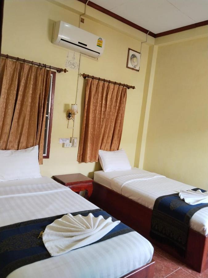 Thipphaphone Guesthouse Muang Pakbèng Esterno foto